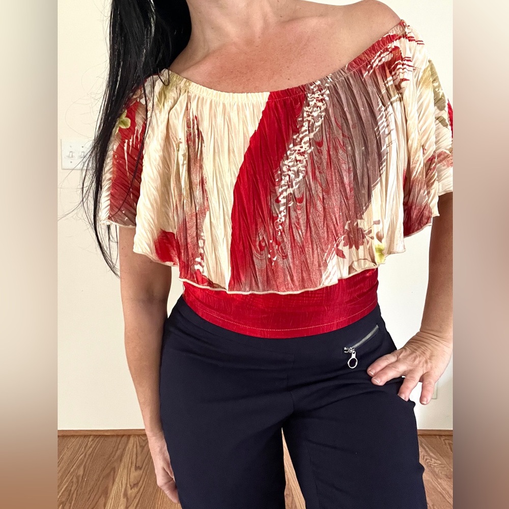 Arden B Red Floral Crinkle Ruffle Blouse‎ Flowy Cropped Small